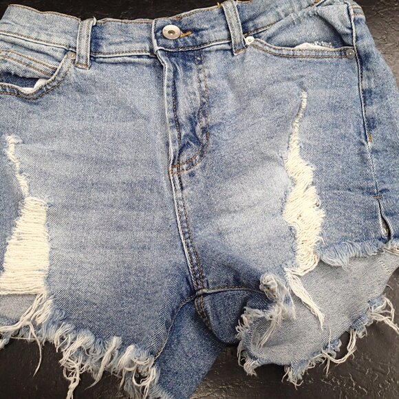 Kendall and Kylie Jean Shorts The Icon Short Size 3/26 - Picture 1 of 7